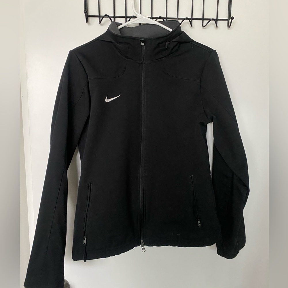 Nike women’s water repellent hooded full zip black size M